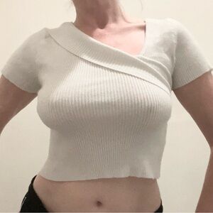 Le Lis White Ribbed Knit Asymmetric Top, US Size S